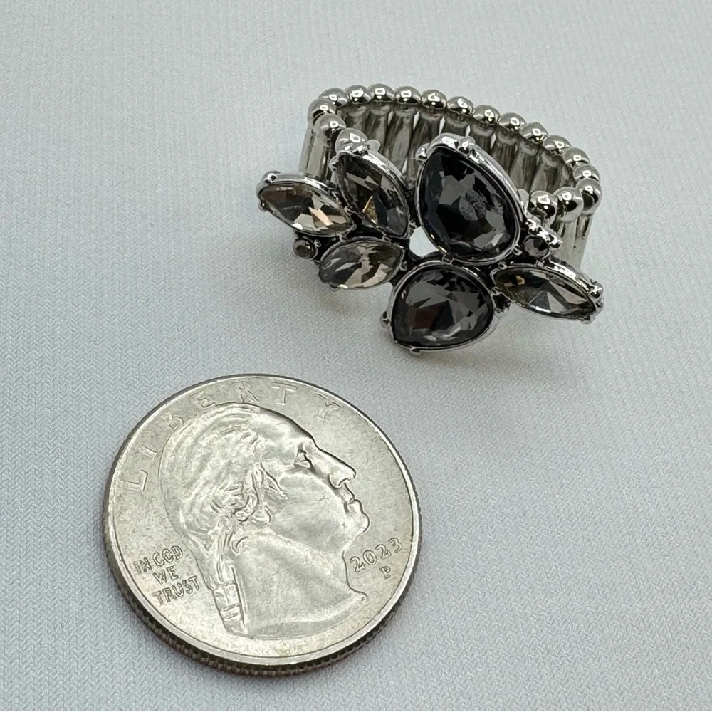 New Adjustable Stretch Ring Smoke Gray Faceted Glass Statement - Picture 3 of 7